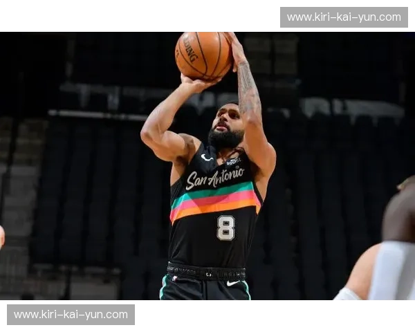 绝命时刻的孤勇者：当“黑曼巴”遇见“吉米硬汉”，谁才是篮球场上最后的刺客？